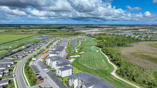 Building Photo - "Spacious 3-Bed with 2 Baths Condo in Prime Venice Location"