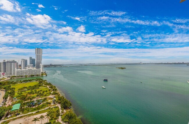 Building Photo - 1717 N Bayshore Dr