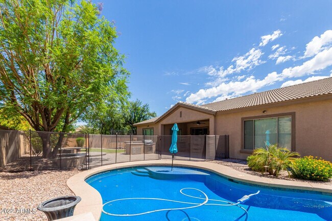 Building Photo - 4250 S Lafayette Dr