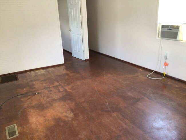 Building Photo - 208 Spruce St