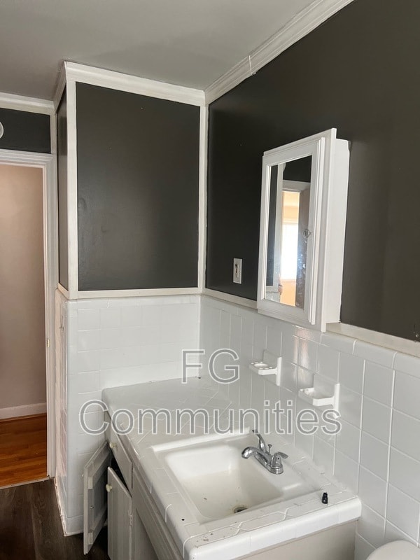 Building Photo - 5212 Lewis Rd