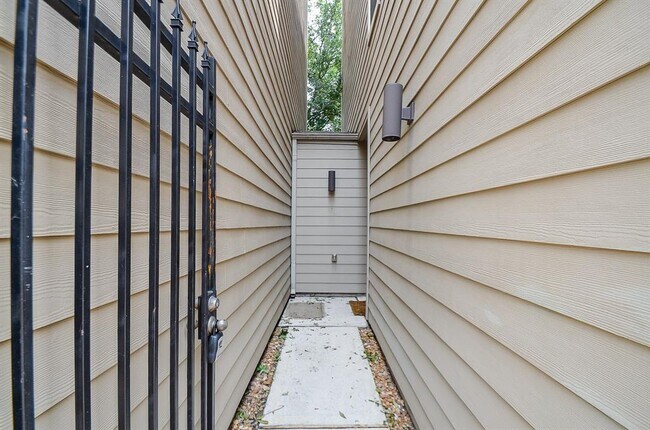 Building Photo - 5313 Avenue J St