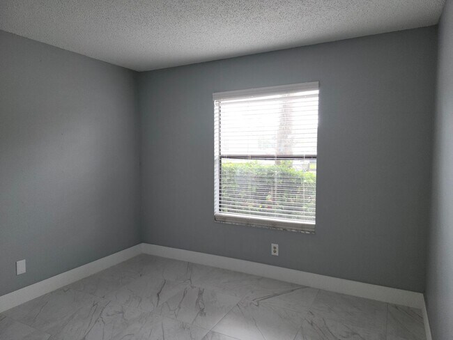 Building Photo - 2260Casc107