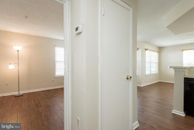 Building Photo - 14040 Vista Dr
