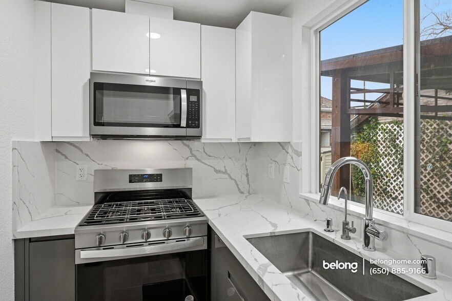 Building Photo - 1397 Vine St