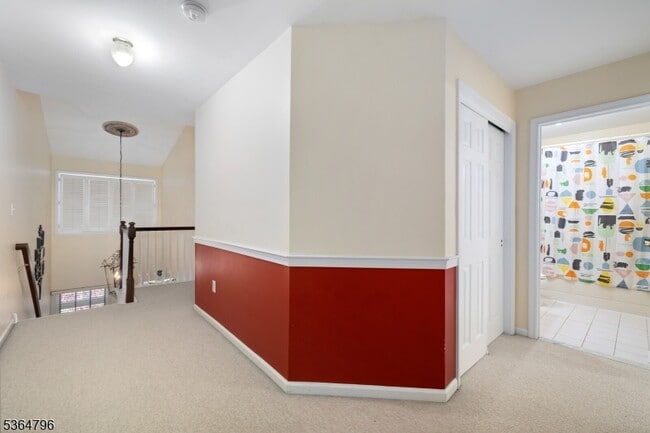 Building Photo - 28 Pinfold Ct