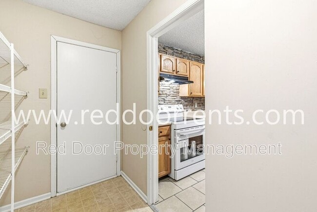 Building Photo - 2249 Collins Way