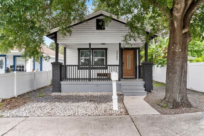 Building Photo - 2218 E 20th Ave