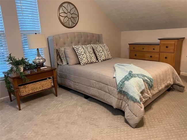 Building Photo - 2535 N MacGregor Way