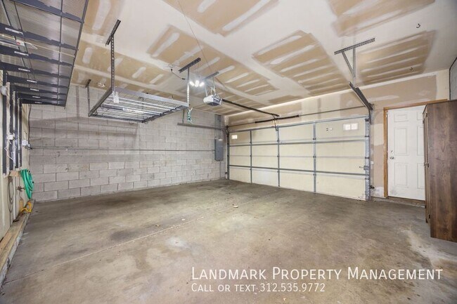 Building Photo - 6431 W 64th Pl