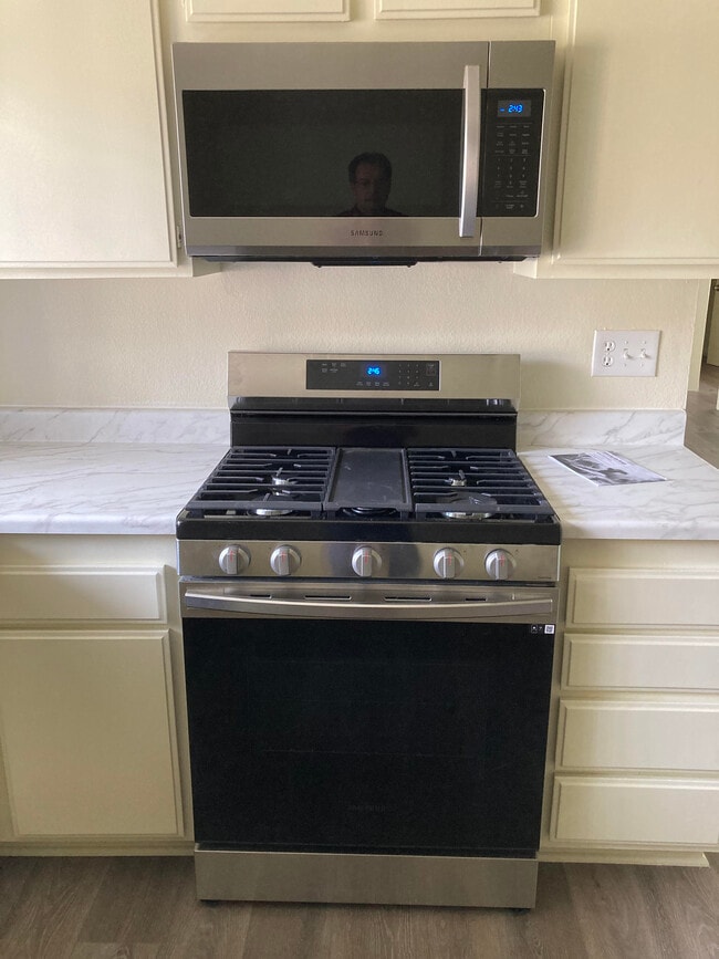 Building Photo - 12264 Chandler Blvd