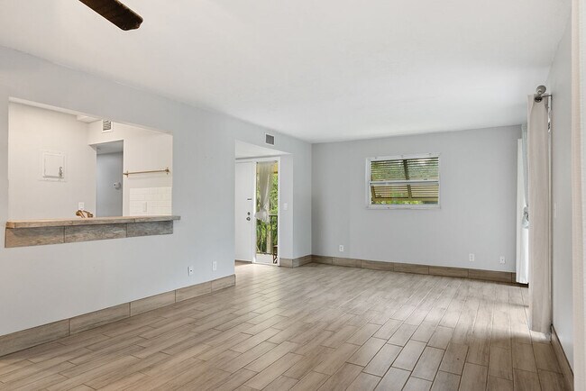 Building Photo - 130 Jasmine Woods Ct