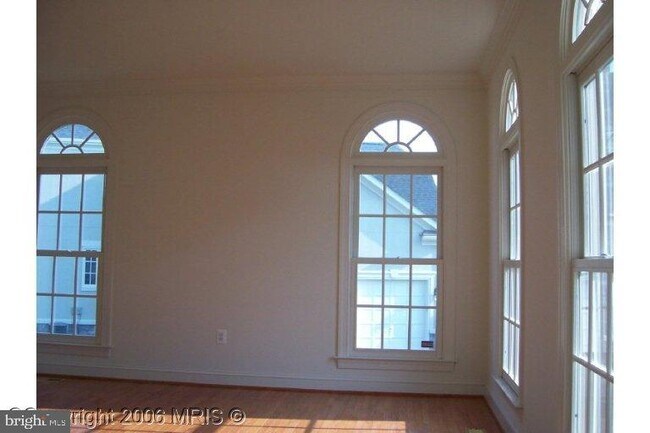 Building Photo - 15520 Tuxedo Ln