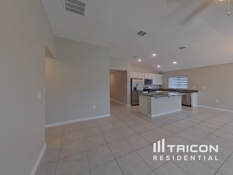 Building Photo - 3268 Eagle Hammock Cir