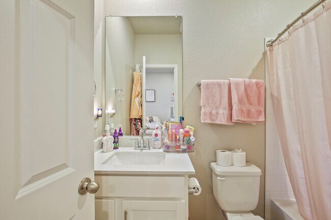 Building Photo - 1617 Colorado River Dr