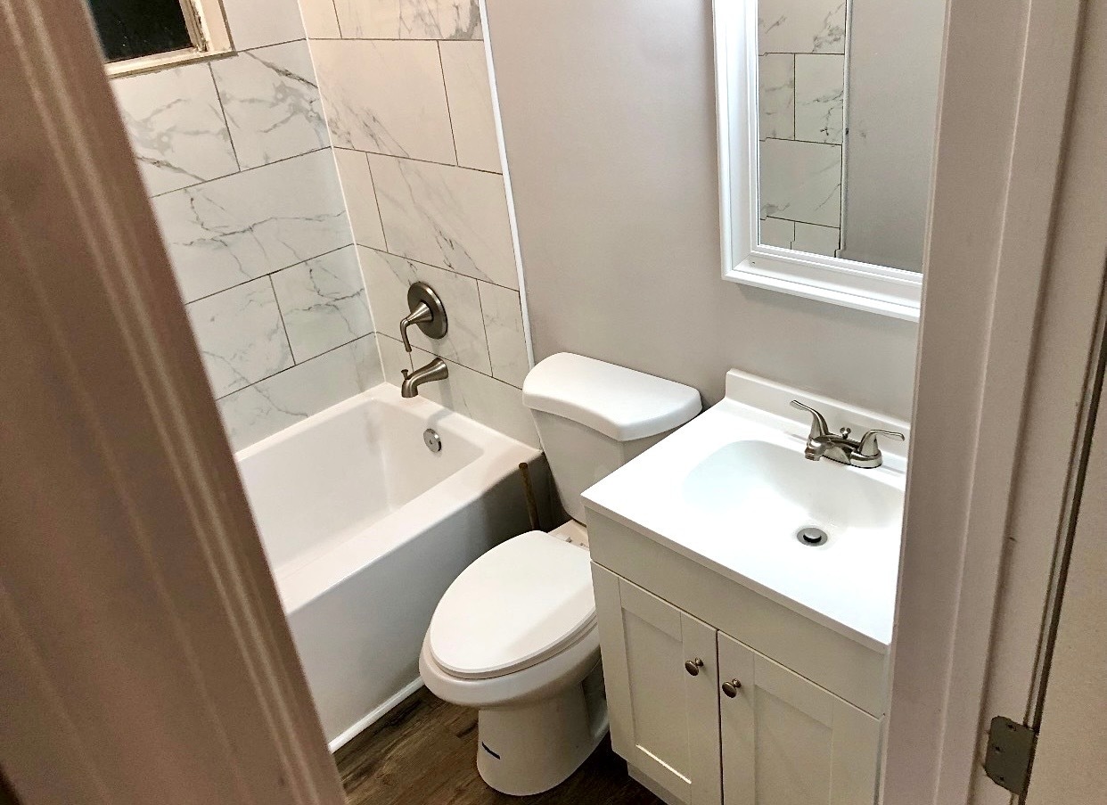 Building Photo - 203 Main St