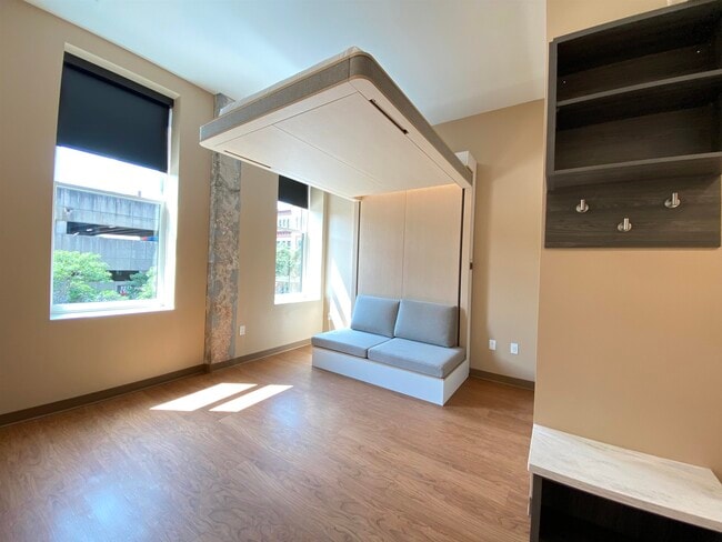 Building Photo - 83 Hanover St