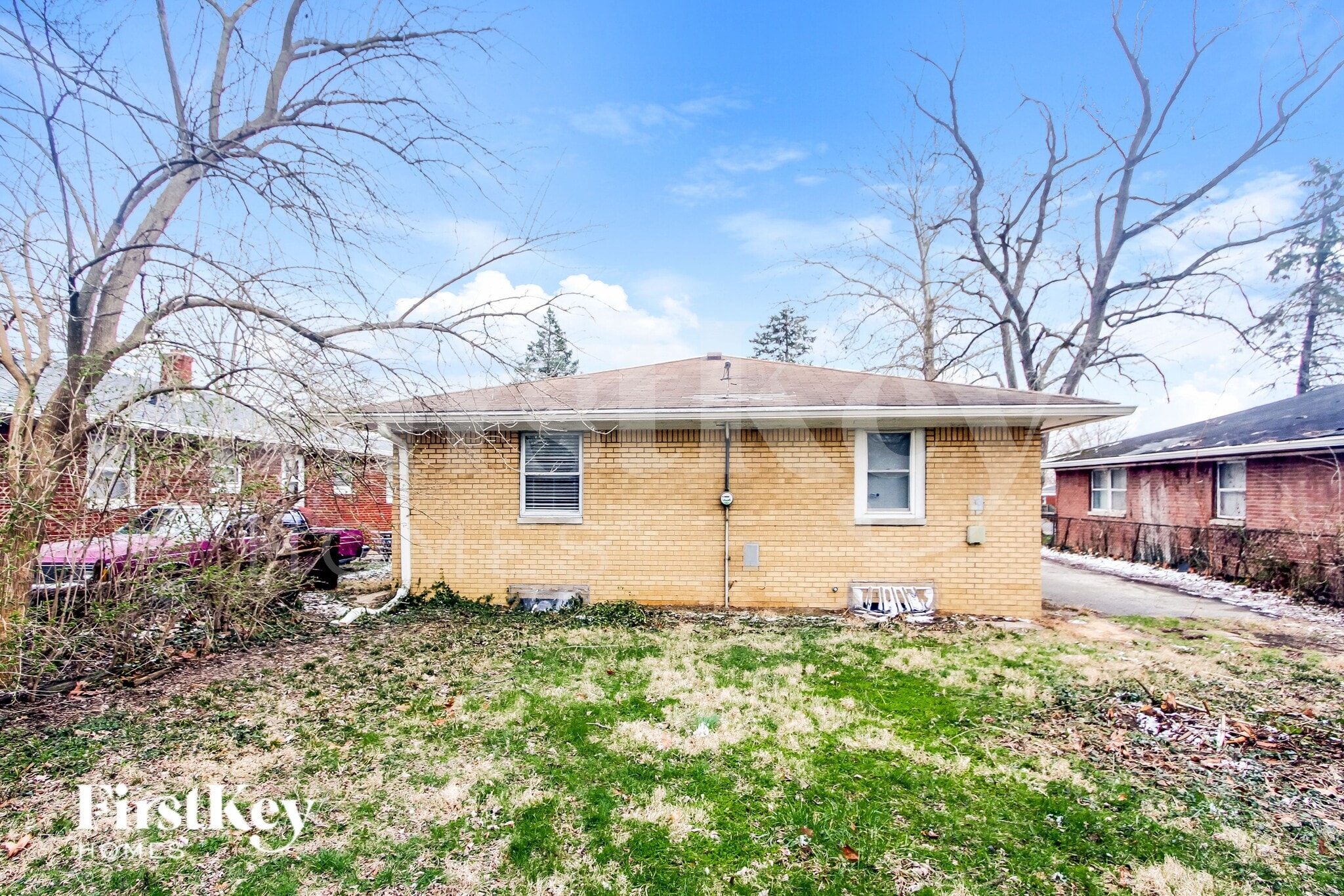 Building Photo - 3940 N Graham Ave