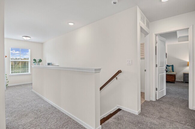 Building Photo - "Spacious 5-Bedroom Gem in Gastonia with 3...