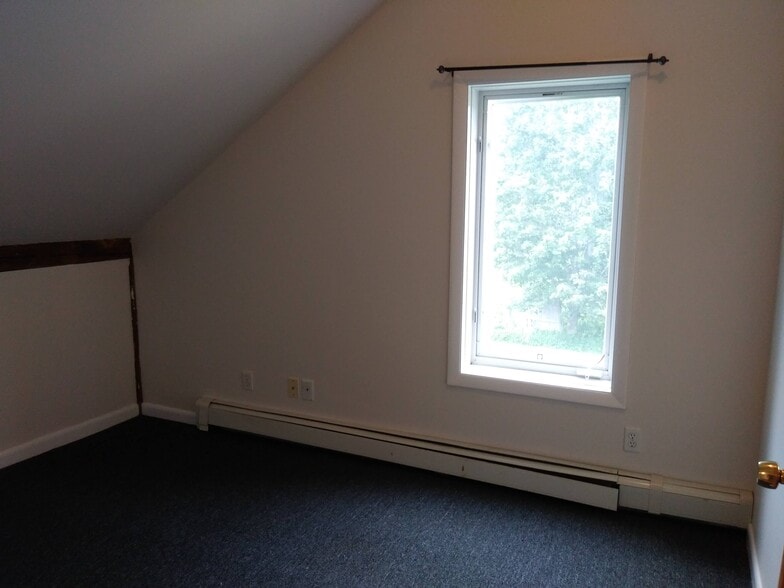 3rd Bedroom - 5342 Main Rd
