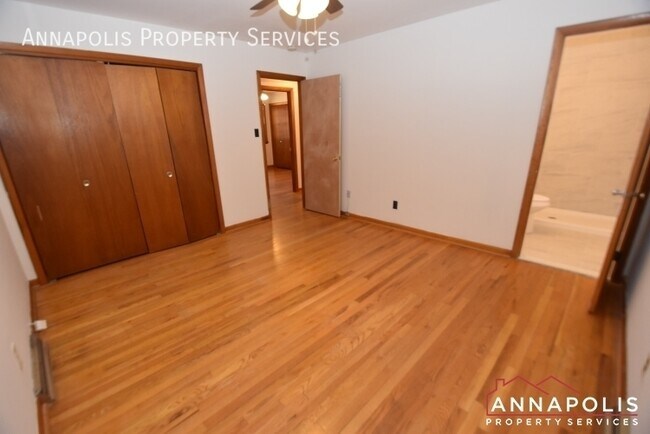 Building Photo - 817 Cedarcroft Dr