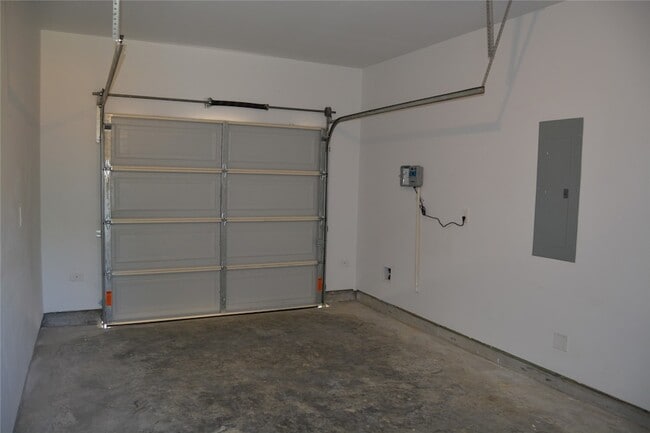 Building Photo - 11816 E Gate Dr