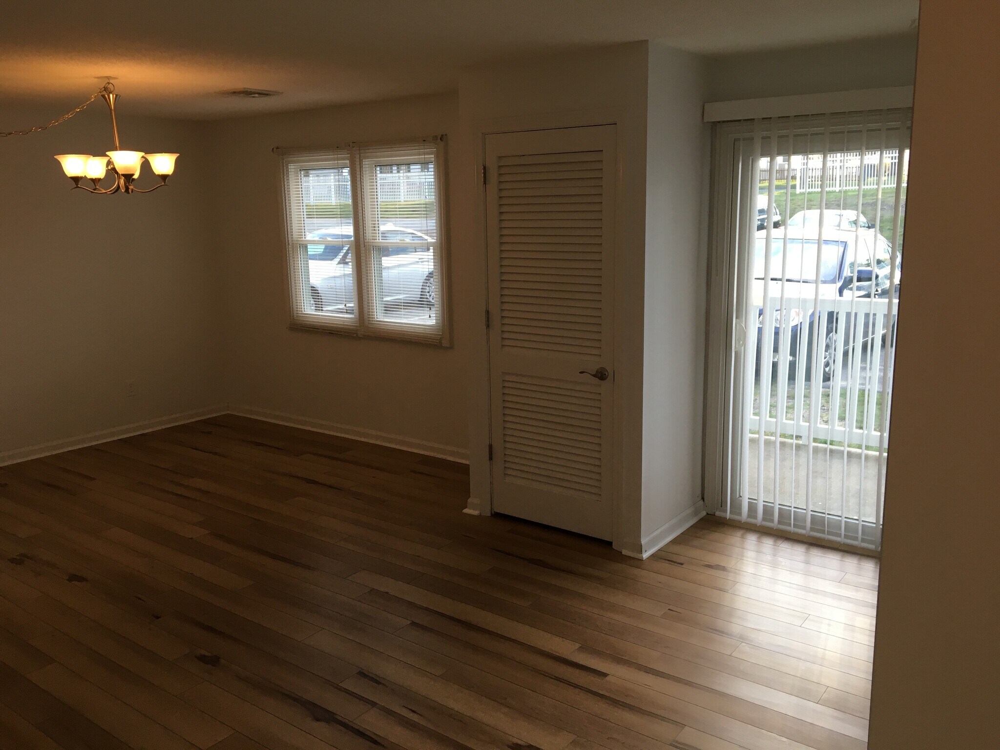 Building Photo - 450 Somerset Ave