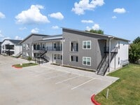 Building Photo - 1326 Prairie Dr