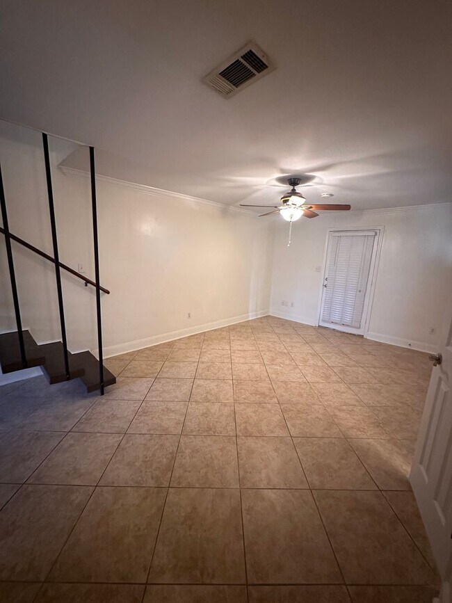 Building Photo - 3008 5th St