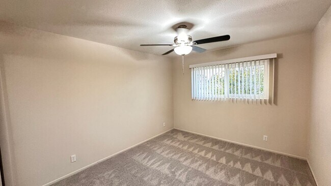 Building Photo - 120A