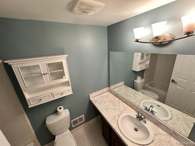 Building Photo - 20828 W Glen Haven Cir