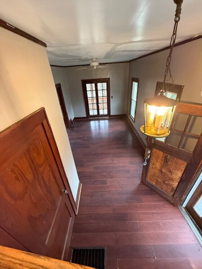 Building Photo - 3 Bedroom / 1 Bath house with Garage in Peoria