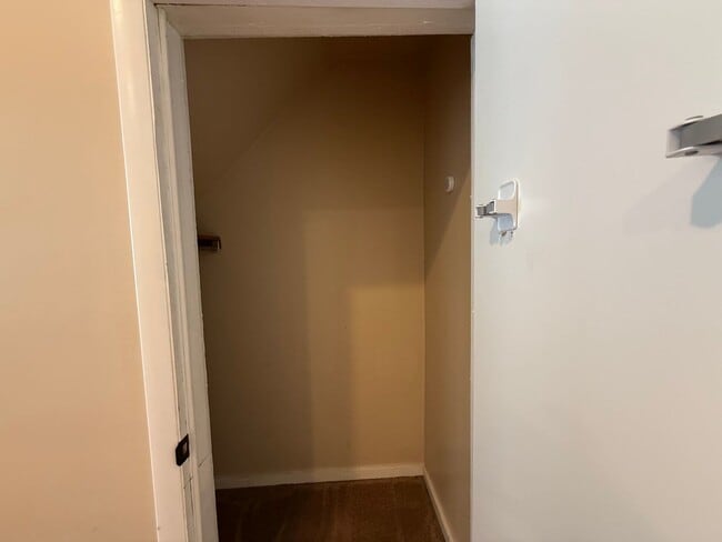 Building Photo - Charming 3 Bedroom, 1 Bath Home in the Swa...
