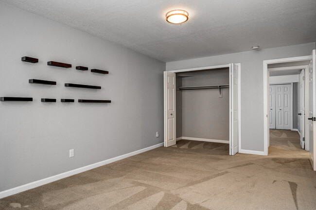 Building Photo - 740 Stargate Dr