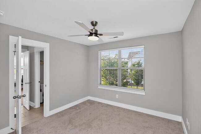 Building Photo - 1525 White Tip Ln