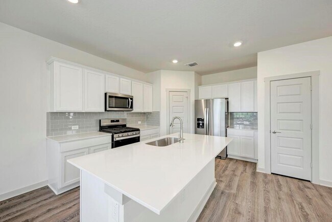 Building Photo - 2120 Ettalee Ct