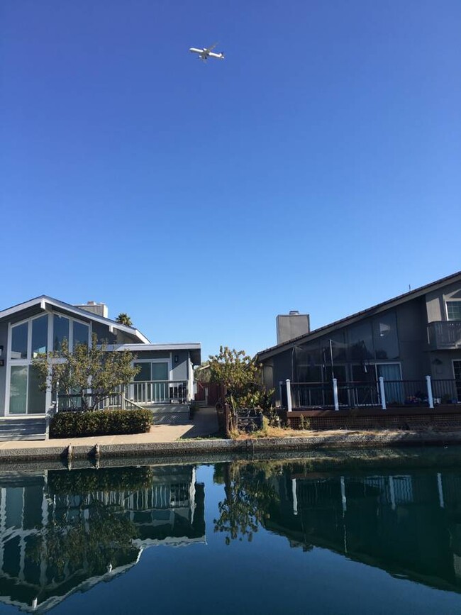 Building Photo - 775 Lurline Dr
