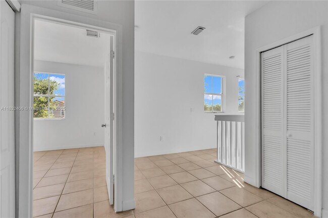 Building Photo - 27463 SW 137th Ct