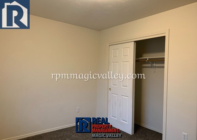 Building Photo - Cute Single-Family Home Available!!