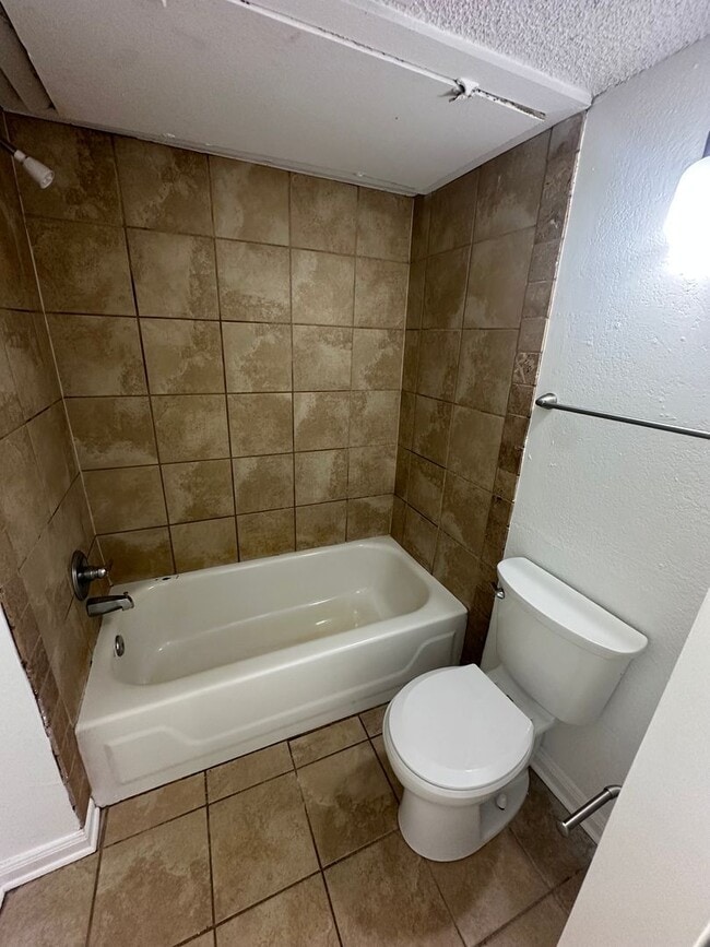 Building Photo - 1725 Ridge Oak Pl