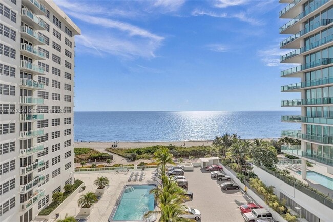 Building Photo - 6917 Collins Ave