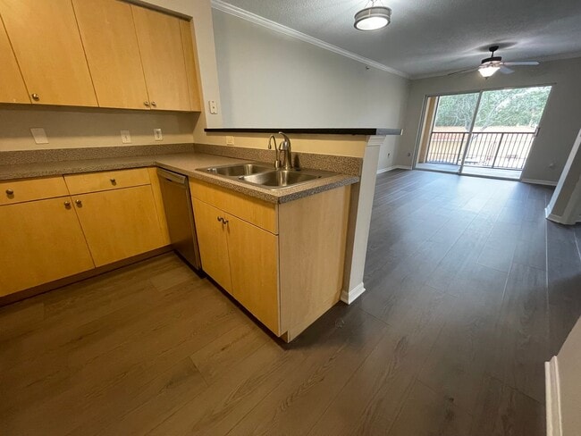 Building Photo - ANNUAL RENTAL - 1 BED / 1 BATH THE SANCTUA...