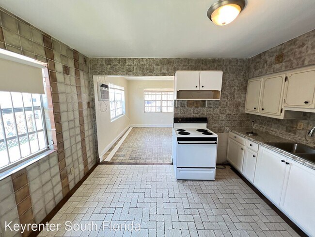 Building Photo - 2 br, 1 bath House - 740 NW 4th Street