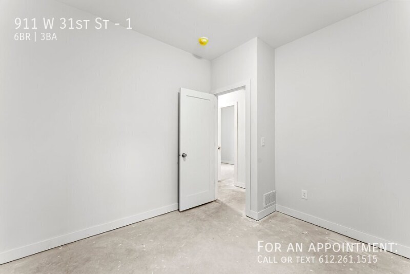 Building Photo - 911 W 31st St