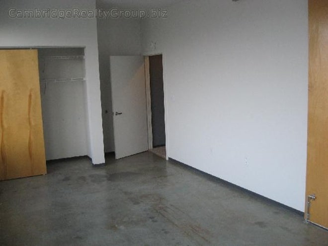 Building Photo - 105 E Berkeley St