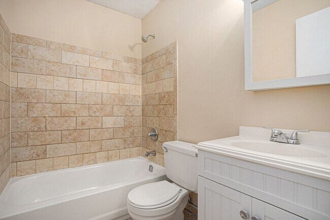 Building Photo - 3 bdrm, 2 bath in Stonecrest