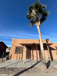 Building Photo - Recently Remodeled-Charming & Cozy Studio ...