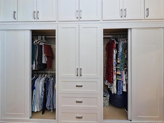 Building Photo - 2501 Roswell Ave