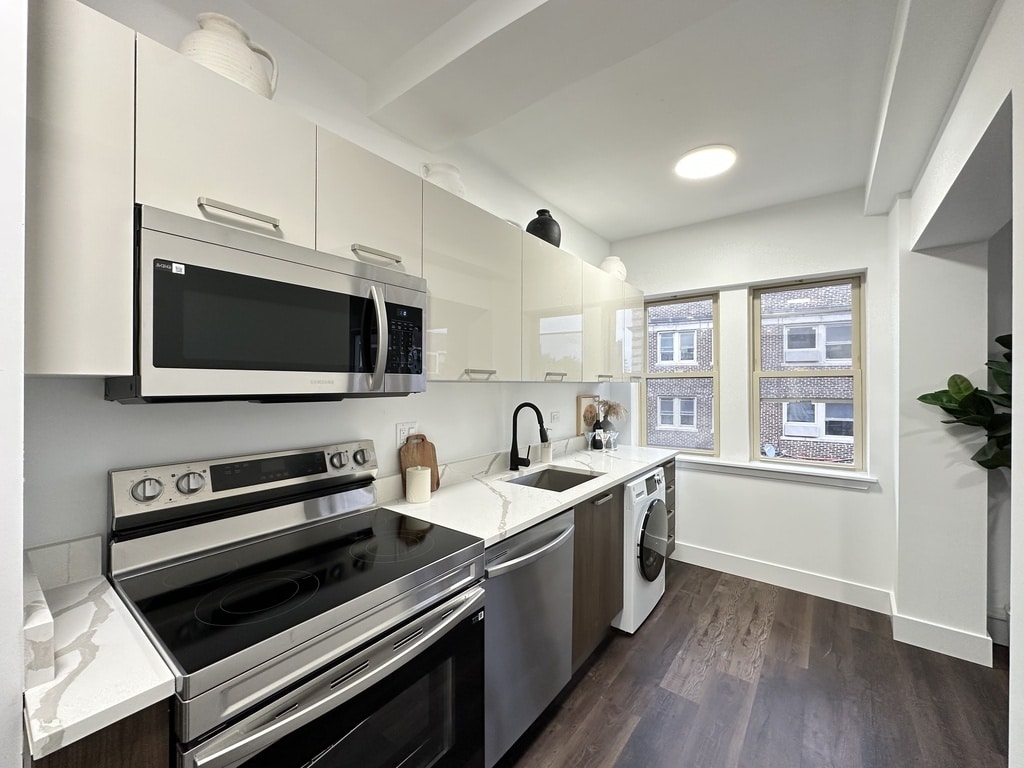 Building Photo - 1555 W Hollywood Ave