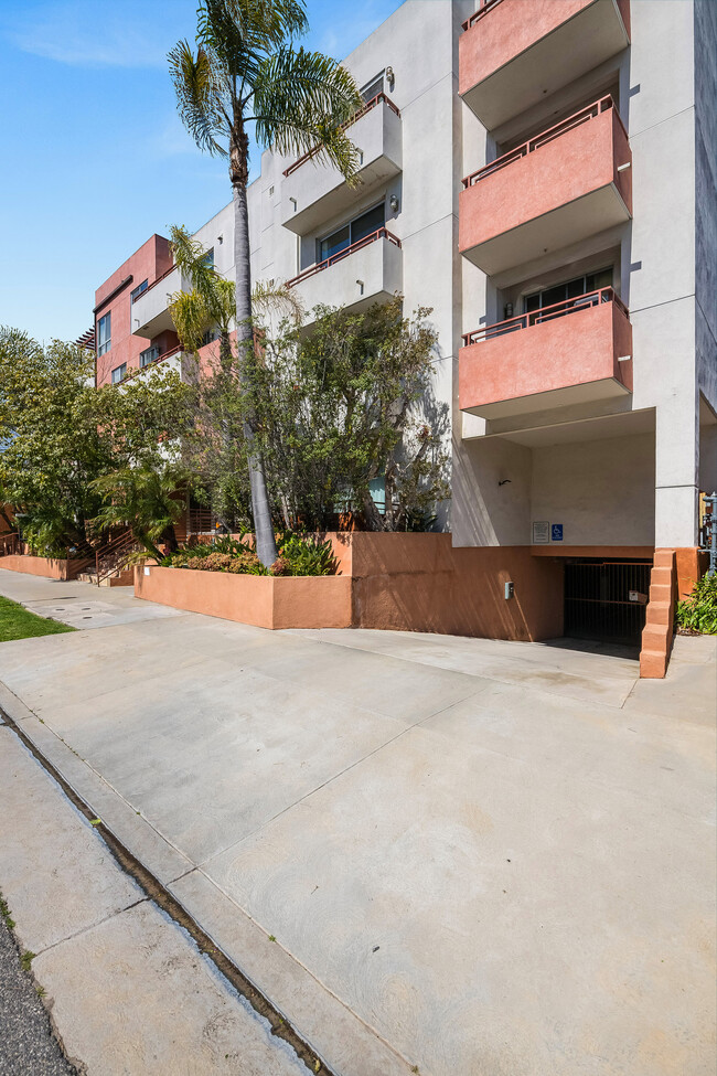 Garage Entry - 2010 S Beverly Glen Blvd